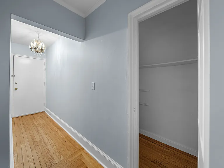 90 Tracey Pl #H1 — Photo 2