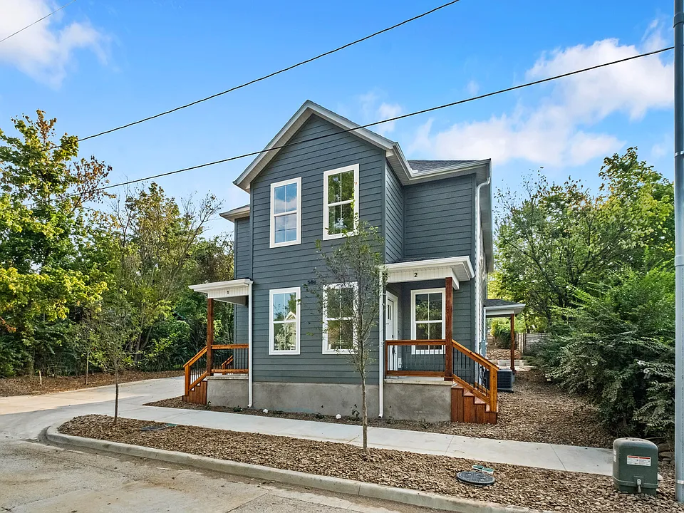 588 Willow Ave #2