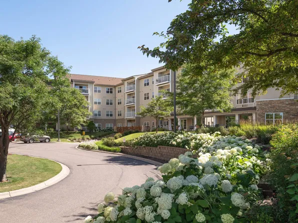 5650 Boone Ave N APT 104, New Hope, MN 55428