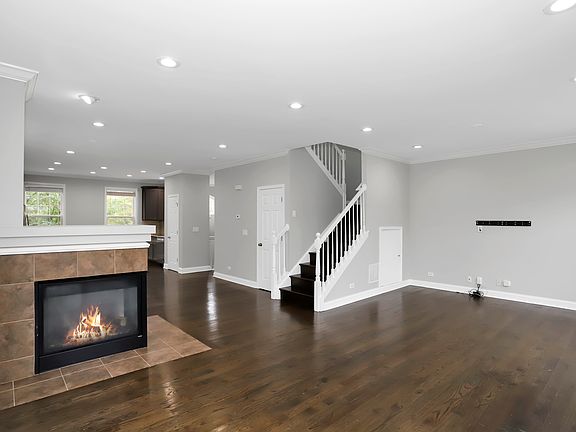 3rd image of 4175 Milford Ln