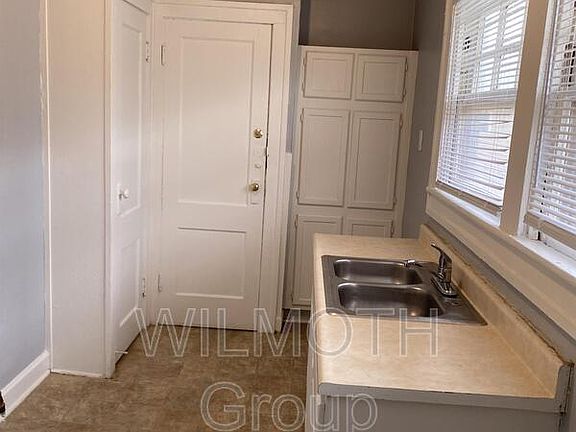 5th image of 634 E 37th St APT 4