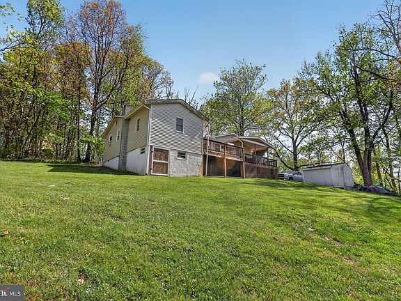 3rd image of 944 Highridge Rd