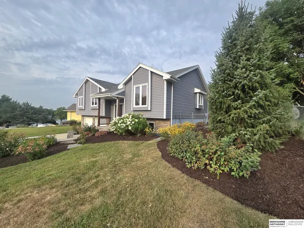 1533 Trumball Ter, Plattsmouth, NE 68048