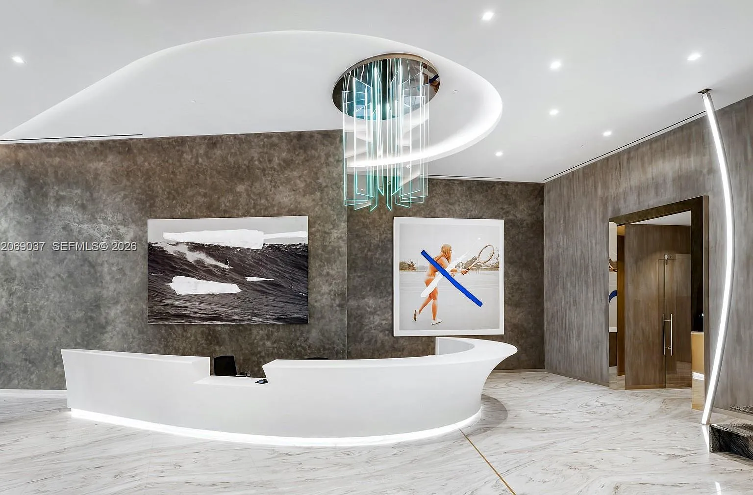 Brickell Flatiron Condo — Photo 2