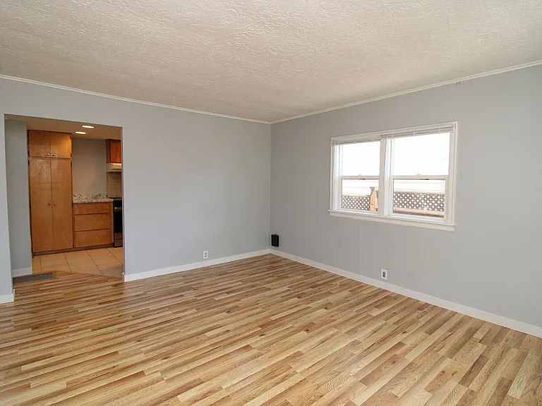 6235 NE Shaver St — Photo 5
