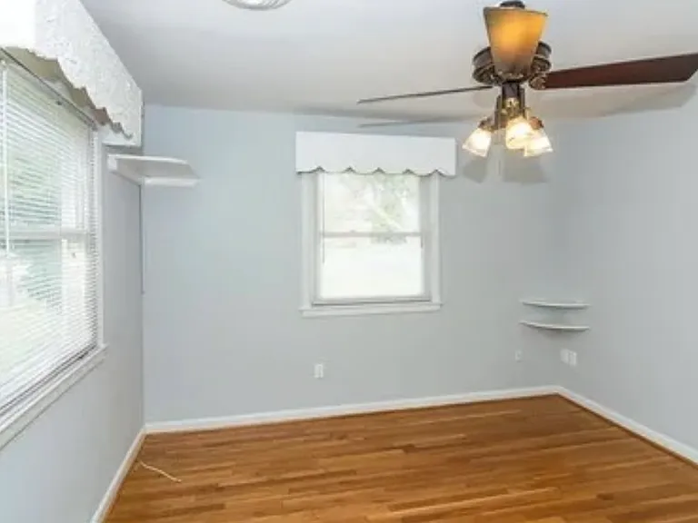 301 Meadowspring Rd — Photo 3