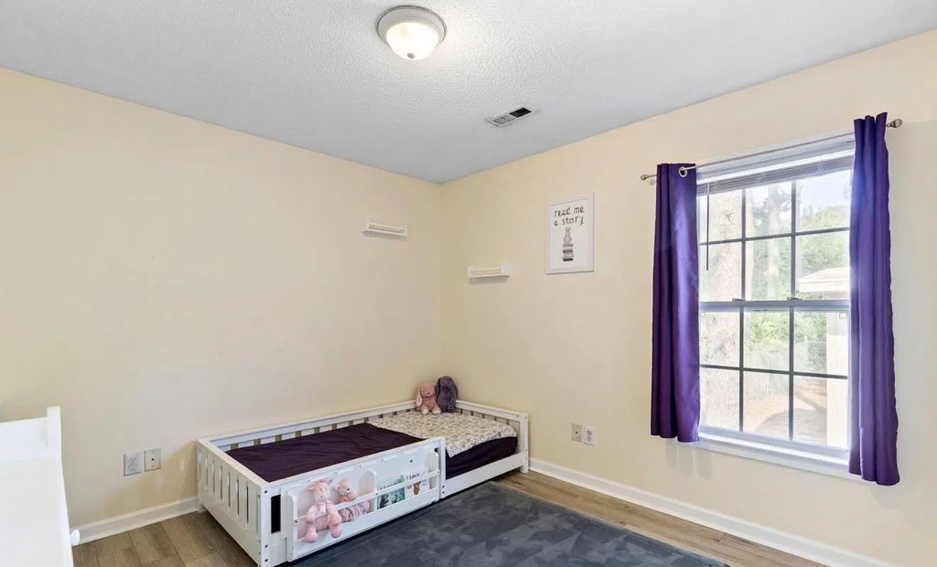 3 bed, 1276 sqft, $2,100 — Photo 1