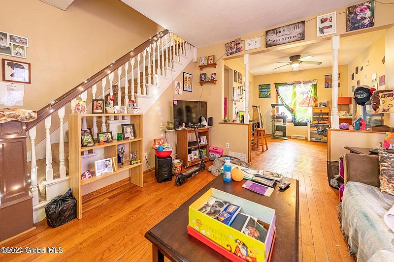 5th image of 29 Underwood Avenue