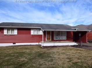 109 136th St, Chesapeake, WV 25315