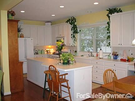 4th image of 4889 Sloane Pl