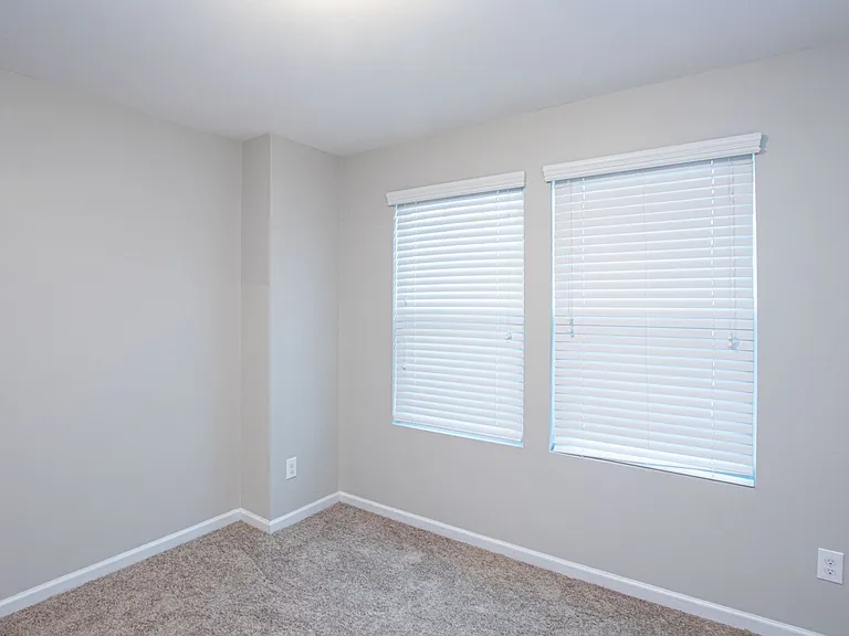 535 Calen Ln — Photo 12