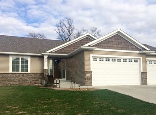 1692 Stone Crest Dr NE, Rochester, MN 55906