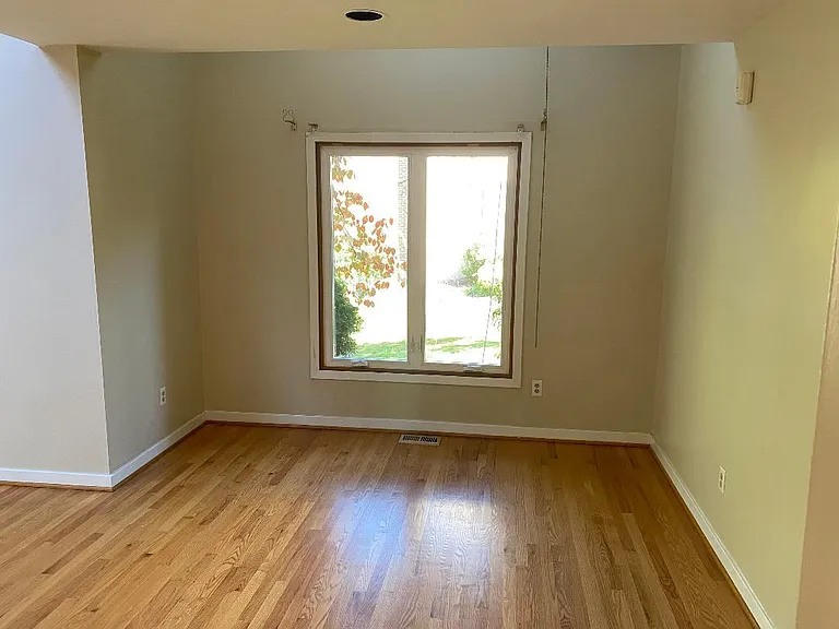 111 Falcon Ln — Photo 11