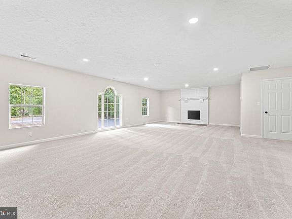 4th image of 74 Eley Rd