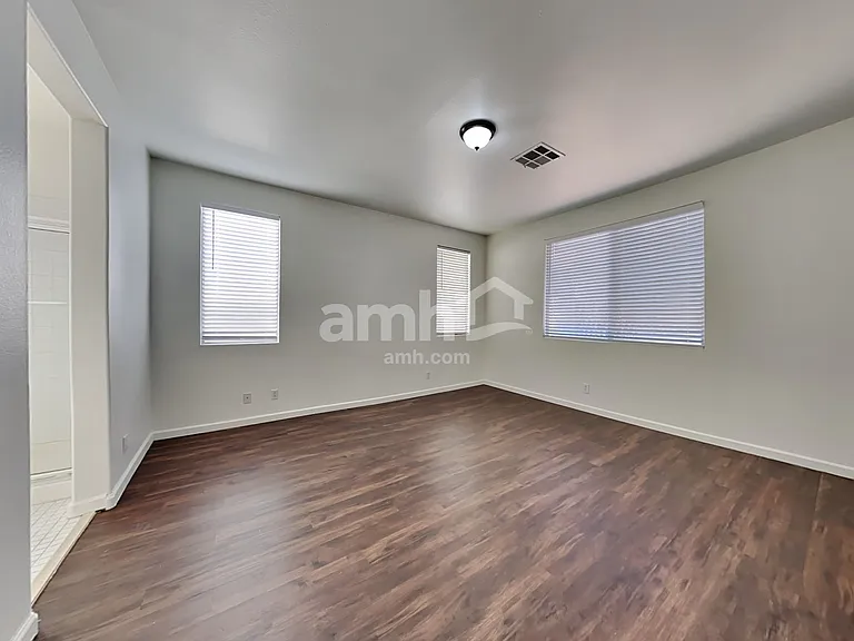 541 Kavanagh Pl — Photo 11