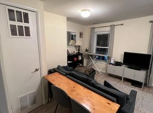 990 N 2nd St #3, Philadelphia, PA 19123