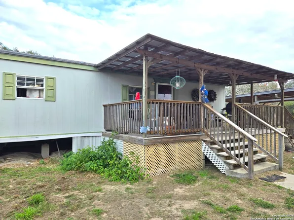 120 MARIPOSA DR, Poteet, TX 78065