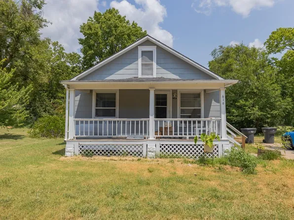 616 E 1st St, Newton, KS 67114