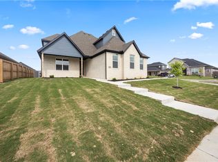 1031 Mammoth St, Bentonville, AR 72713