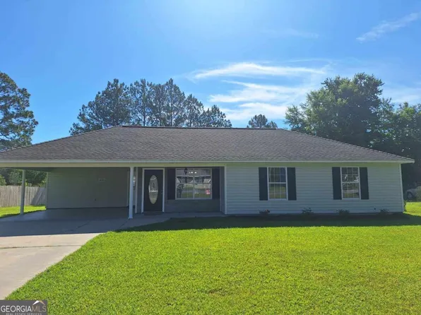 111 Colonial Dr, Baxley, GA 31513