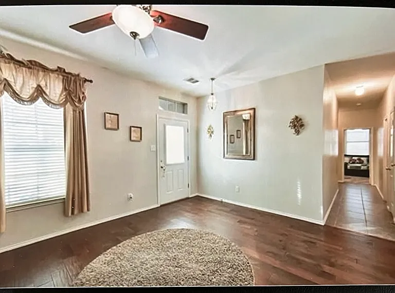 903 Dunkirk Ln — Photo 4