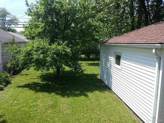 3rd image of 96 Claremont Ave