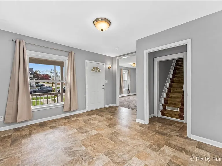 Dining Room & Front Entry