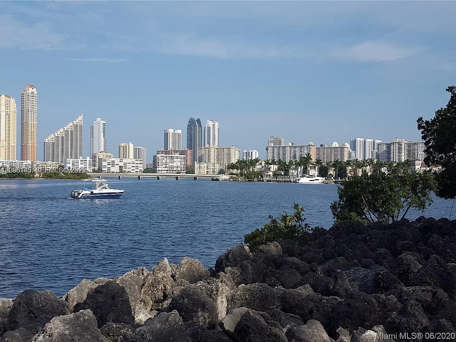 Village By The Bay Condo — Photo 3