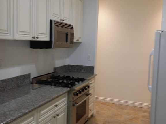 4th image of 1111 S La Peer Drive # Second Floor