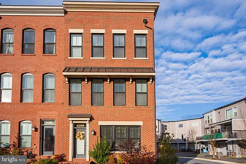 42365 Zebulon Sq Photo 1
