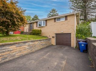 5345 Meadowcrest Rd, Pittsburgh, PA 15236