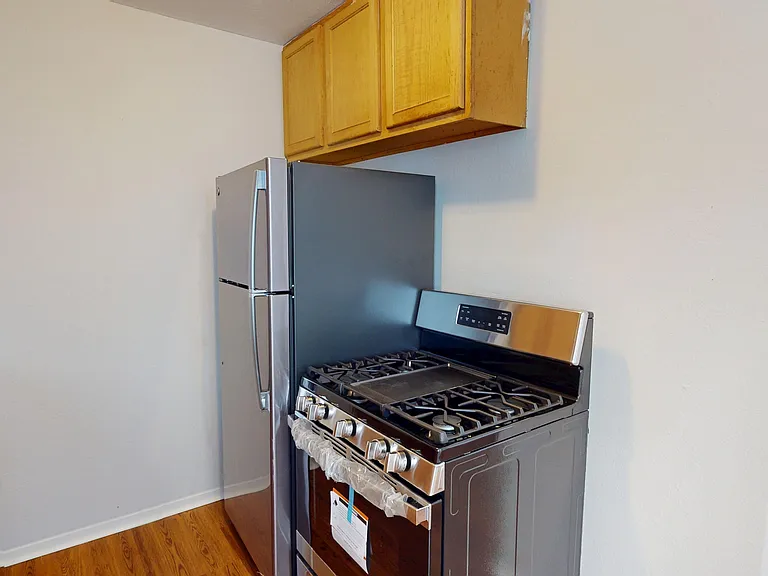 211 W North East St — Photo 6