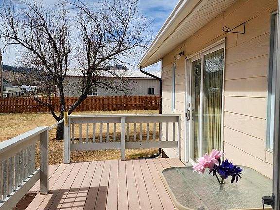 3rd image of 170 Aspen Dr