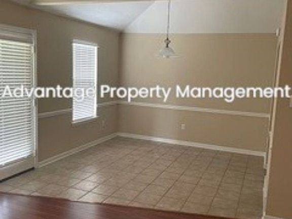 4th image of 230 Susanne Dr