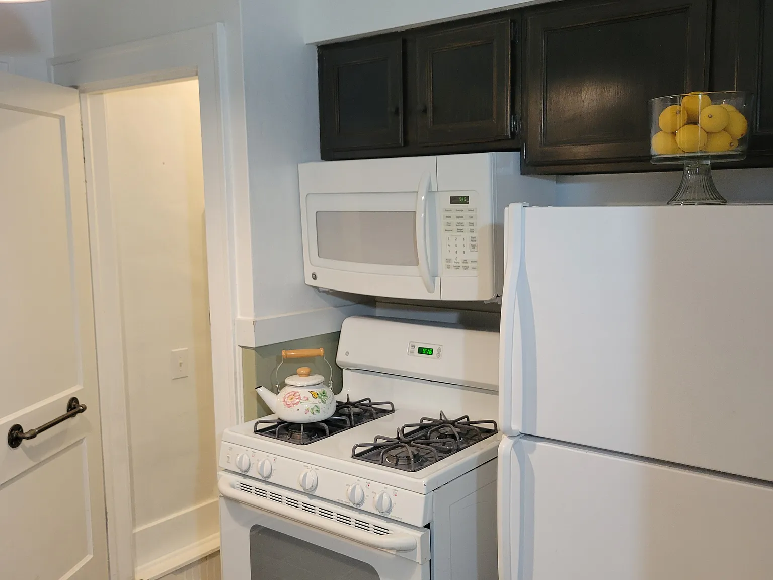 2 bed, 936 sqft, $1,600 — Photo 2