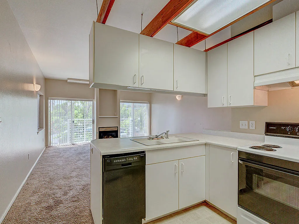 C.W. Moore Apartments — Photo 3