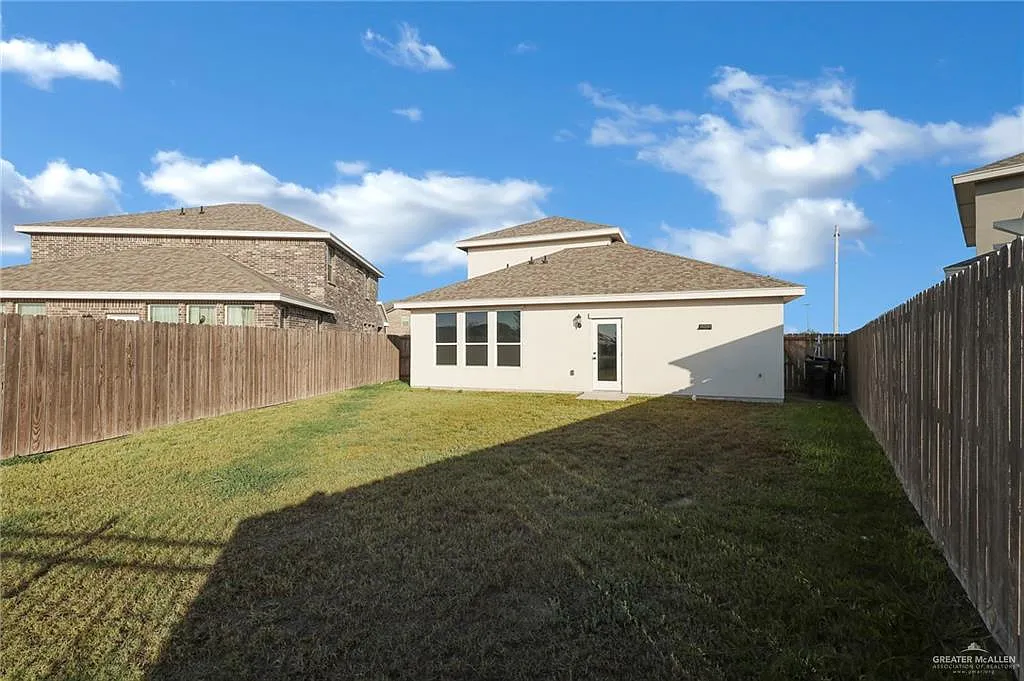 3 bed, 2.5 bath, 1866 sqft, $2,775 — Photo 2