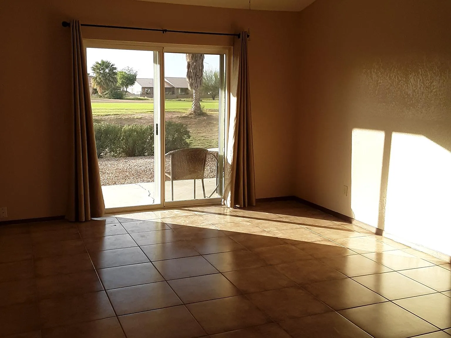 2 bed, 900 sqft, $1,250 — Photo 2