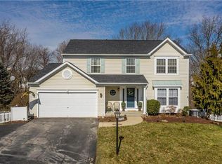 1046 Whispering Woods Dr, Coraopolis, PA