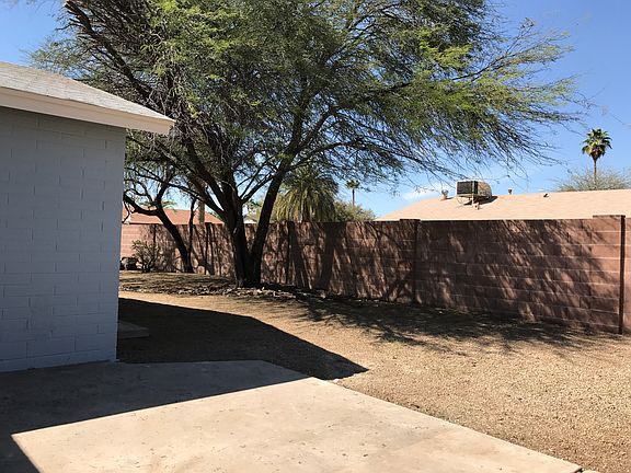 5th image of 1732 W Voltaire Ave