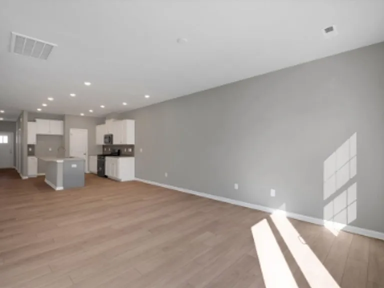40 Ferryhill Dr — Photo 14