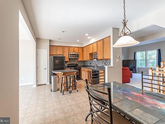 2nd image of 10246 Whitworth Ln
