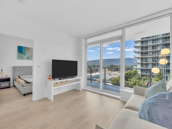 3833 Evergreen Pl #911, Burnaby, BC V3J 0M2