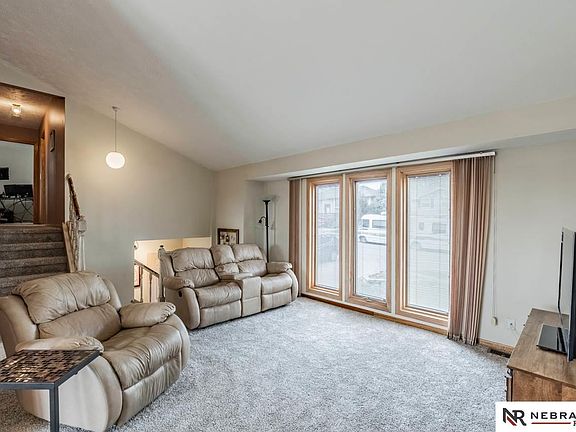 3rd image of 3723 Lookingglass Dr