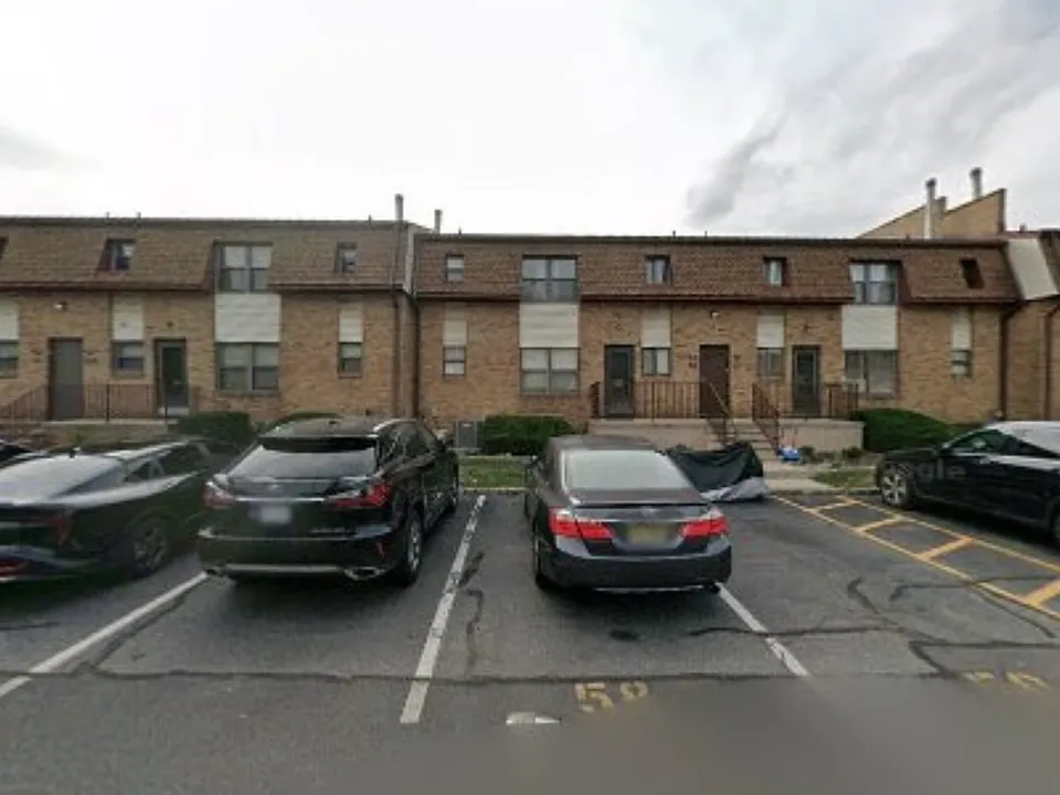 412 N Oaks Blvd #412