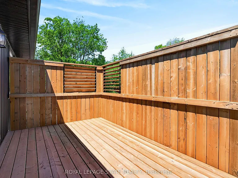 8 Cornell Ave #UPPER — Photo 30