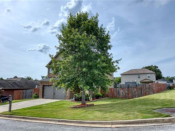 4th image of 2 Brentview Dr