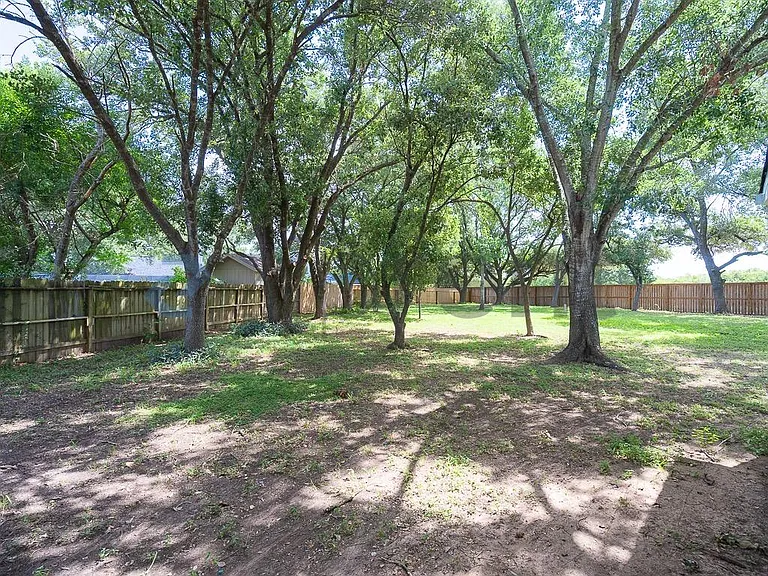 24022 Four Sixes Ln — Photo 20