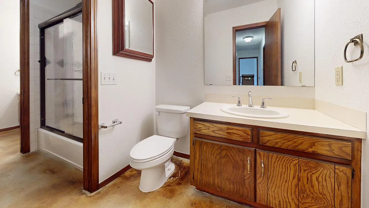 3 bed, 1.5 bath, $1,500 — Photo 3