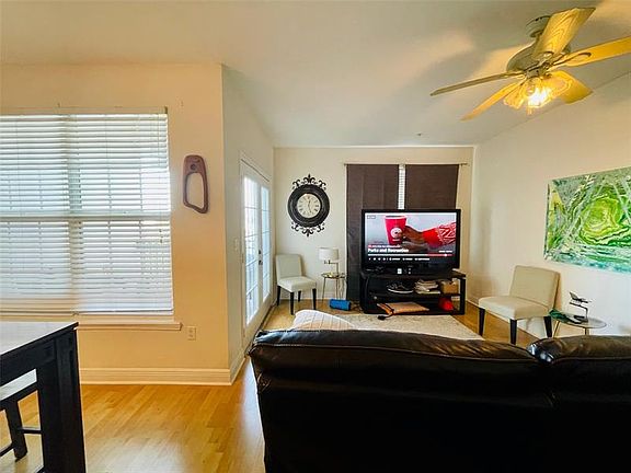 5th image of 201 SE 2nd Ave Suite 426